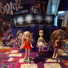 Bratz fashion runway board - bratz, "fashion