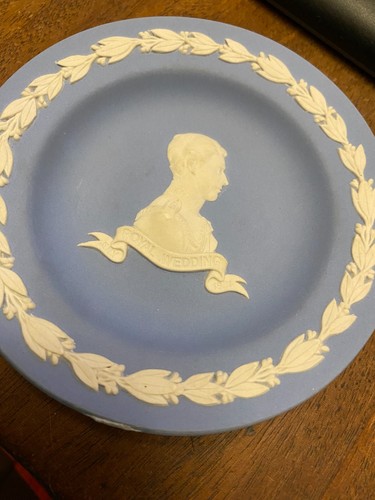Small wedgwood commemorative - small,
