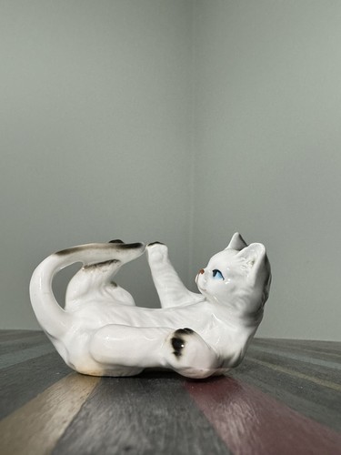 Vintage porcelain playful - vintage,