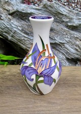 Moorcroft  SAFFRON GOLD Vase