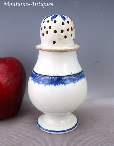 Bulbous form blue shell - form,