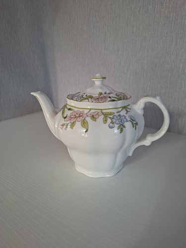 Royal doulton 1980 - royal, 1980's