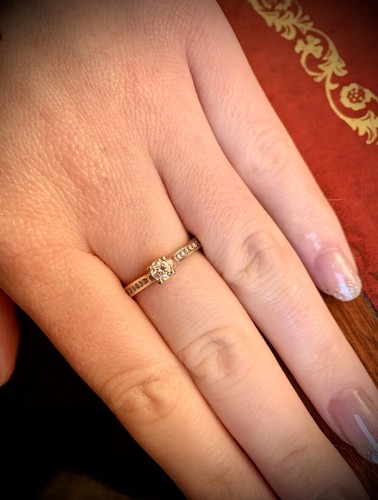 18ct white gold diamond - 18ct, ring
