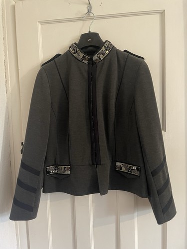 Grey long sleeve - hook, &
