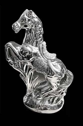 Crushed diamond horse crystal - crushed,