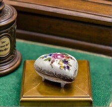 CARL THIEME Petite Floral Heart Trinket Pill Porcelain Box DRESDEN c.1880 RARE++