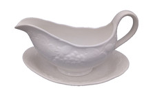 Wedgwood strawberry vine - &,