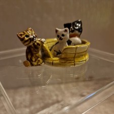 Very Cute 3 Tiny Kittens In a Basket Ornament