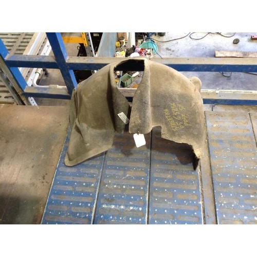 Left rear wheel - rear, arch
