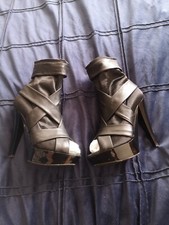 STUNNING Burberry Peep Toe