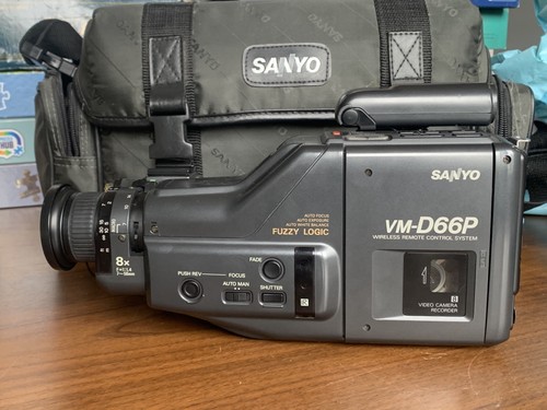Sanyo 8mm video camera - camera, vm-d66p