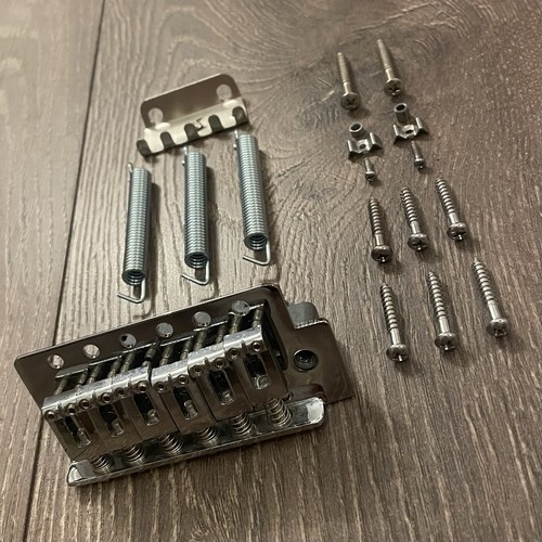 Stratocaster style tremolo - stratocaster,