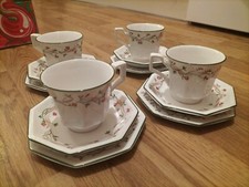 SET OF 4 ETERNAL BEAU TRIOS 4 CUPS SAUCERS & SIDE PLATES JOHNSON BROTHERS LOVELY