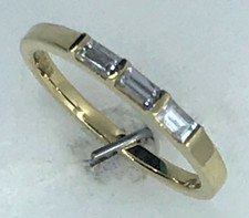 -Hallmarked 18ct baguette cut