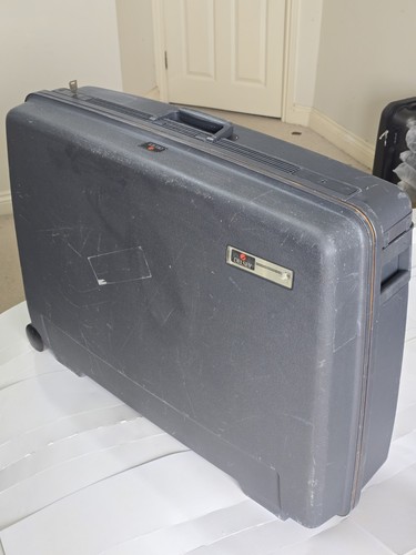 Delsey club vintage hard shell - vintage,