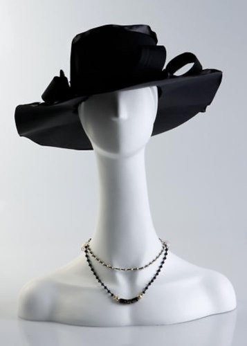 Tall female mannequin head - 21",