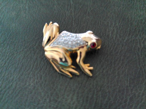 Vintage frog brooch pin - frog,