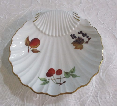 Royal worcester evesham shell - worcester,