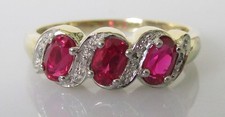 9ct Diamond Ring - 9ct Yellow