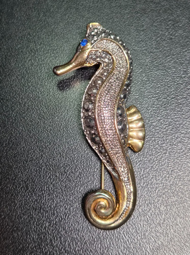 Vintage gold tone seahorse - vintage,