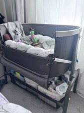 Maxi-Cosi Iora Bedside Cot Co-Sleeper with Mattress and Protecter