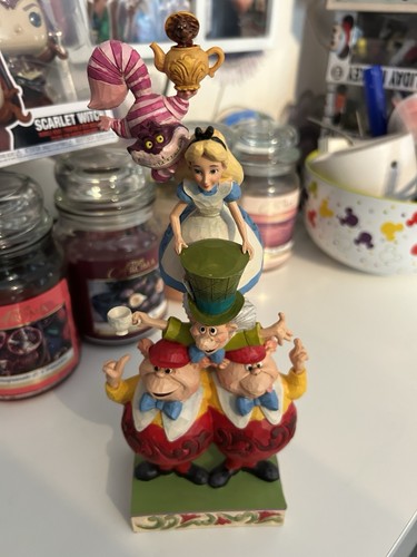 Alice wonderland stacked - in,