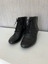 Clark’s K  Zip Up Ankle