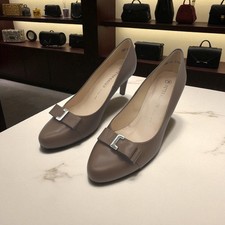 Peter Kaiser Women's Court Shoe 6.5 Dust Bag Leather Taupe