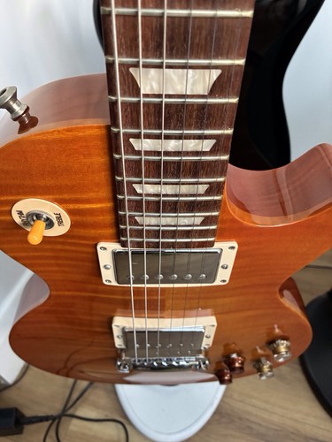 Gibson les paul - gary, moore