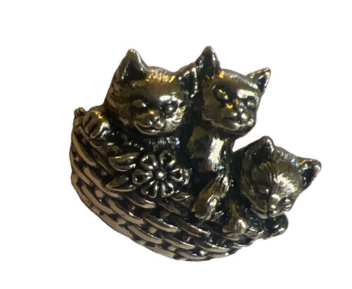 Vintage kittens a - in, basket