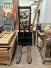 electric pallet stacker truck