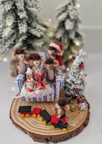 Needle felted mouse scene - needle,