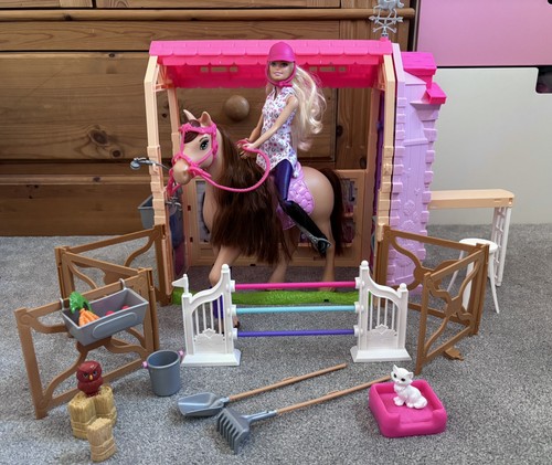 Barbie toy stable - barbie,