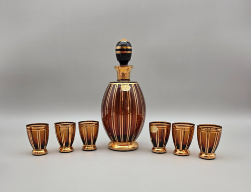 Decanter and six glasses - glasses,