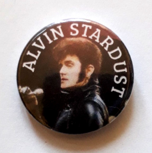 25mm badge 1970 singer - badge, of