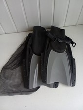 Pair of Good Quality Flippers in Carry Bag Snorkeling Diving Black Grey CH