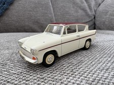 1/43 Corgi Vanguards Ford