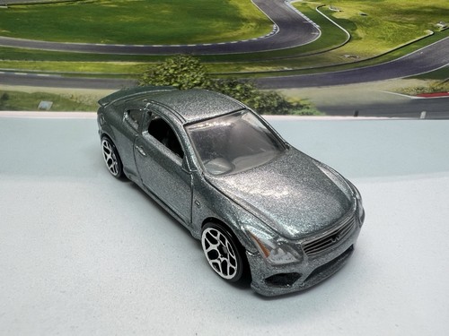 Hot wheels infiniti - g37, silver