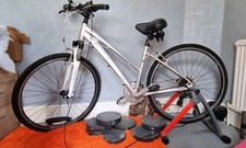 giant hybrid bike ladies