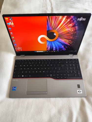 Fujitsu lifebook u7511 - u7511, 15.6"