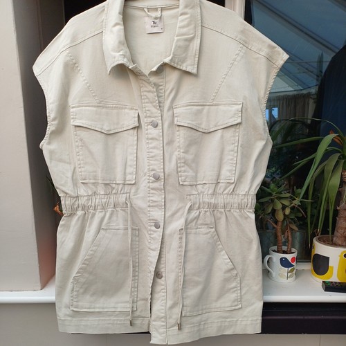 Bnwt cream gilet - tu, /