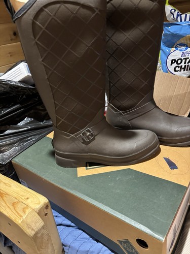 Womens new muck - boots, size