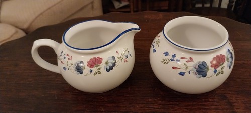 Creamer sugar bowl and - sugar,