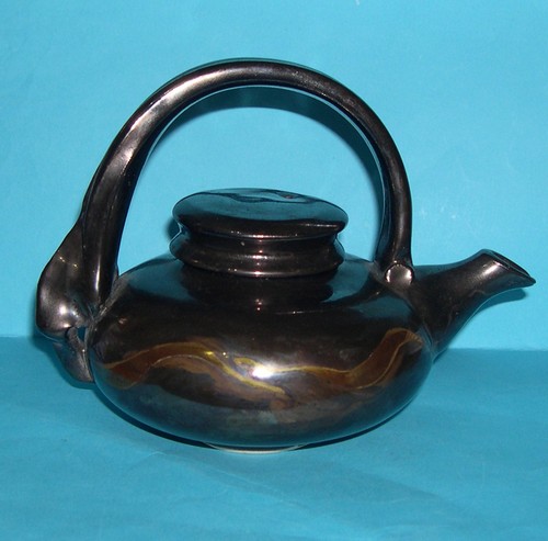 Studio pottery a quality - pottery,