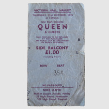Queen 1974 Victoria Hall