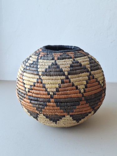 Lulu african traditional hand - lulu,