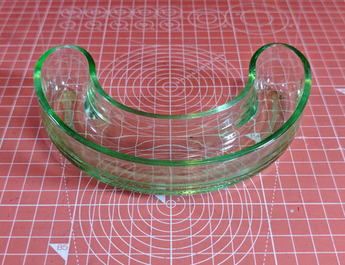 Green glass horseshoe posy - green,