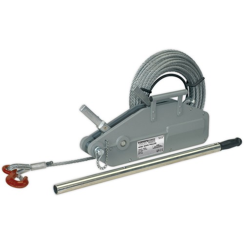 Hand operated wire - rope, puller
