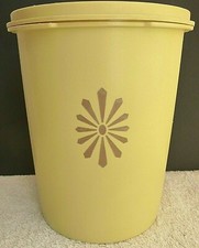 Tupperware. Small Harvest Storage Container. Press on Seal .Lemon. Good.