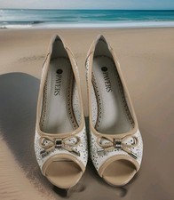 Pavers White Beige Flower